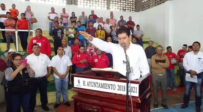 Raymundo Arreola Ortega lleva beneficios de salud a comunidades
