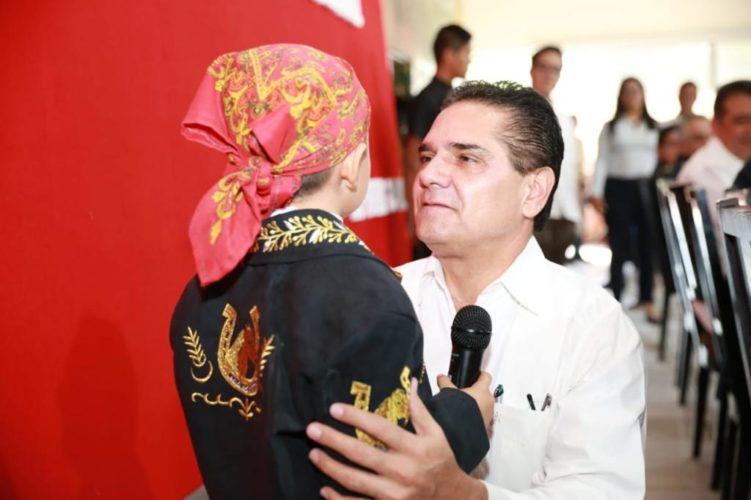 "Michoacán esta de pie, gracias al Ejército Mexicano": Silvano Aureoles