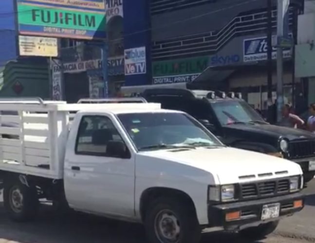 Impide madre el rapto de su hija; una estudiante fue hostigada por un sujeto