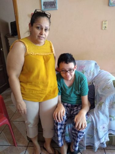 Kermés para recaudar fondos y operar a niño que padece de tumor cerebral