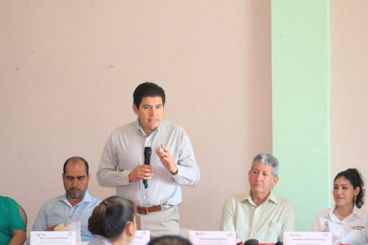Reconoce Múgica labor de contralores de la Región 10-Infiernillo