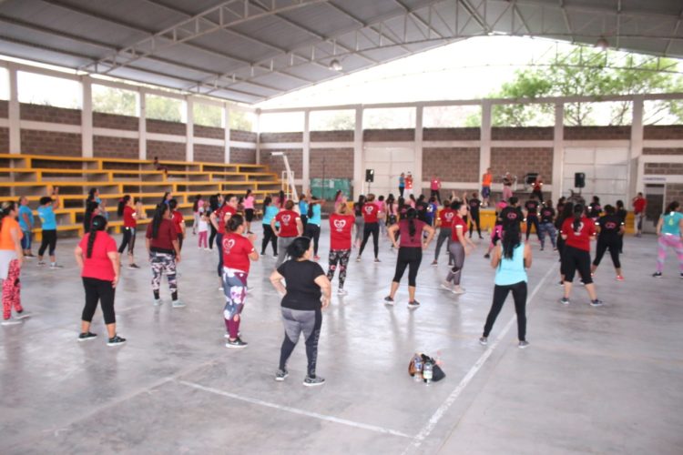 Mega Clase de Zumba, en El Ceñidor