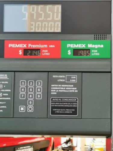 Baja más de un peso la gasolina en estación de servicio "Torres", de Apatzingán