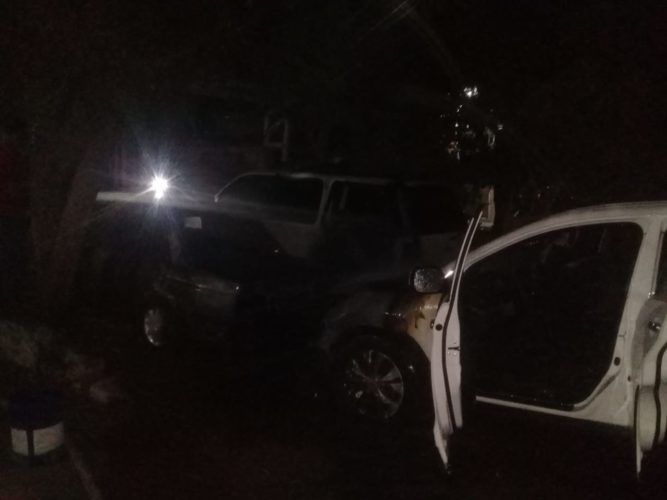 Se incendian tres autos en Apatzingán