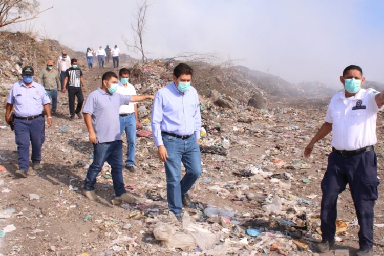 Total control del incendio en el basurero municipal: Raymundo Arreola