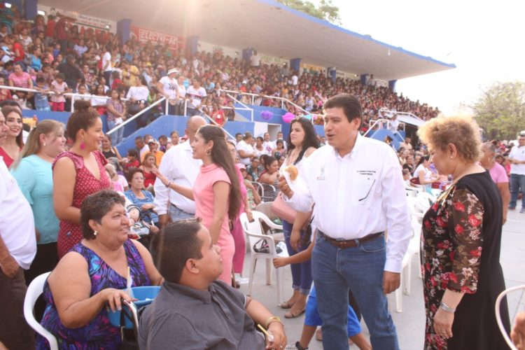 Inolvidable festejo del Día de la Madre en Múgica