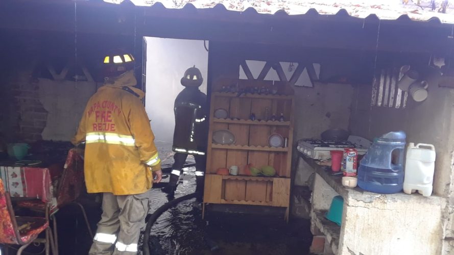 Explota celular y provoca incendio en vivienda