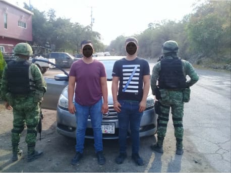 Ejército caprura a dos hombres con droga y un vehículo