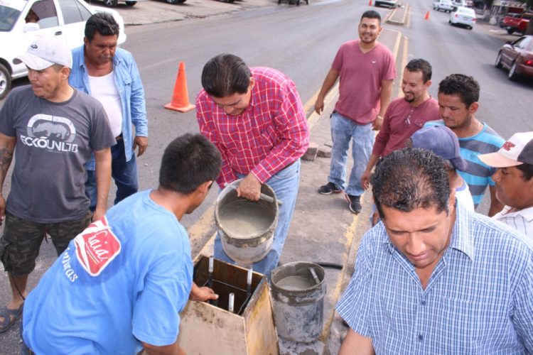 Raymundo Arreola supervisa ilminación de Av. LC