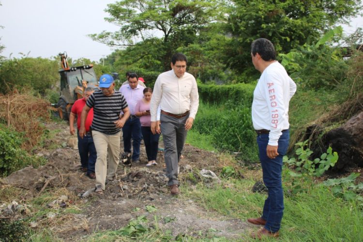 Raymundo Arreola pone en opooeración programa de limpieza de canales