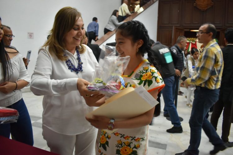 El Parlamento Infantil, ideal para formar a los ciudadanos del mañana: Cabrera Hermosillo