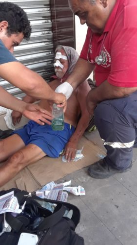 Dos atendidos por sendas caídas