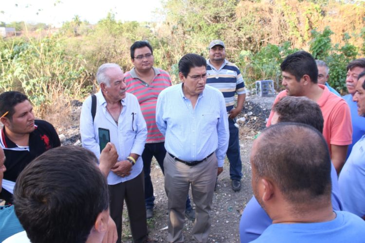 Arreola Ortega atiende necesidades de tablajeros de Múgica