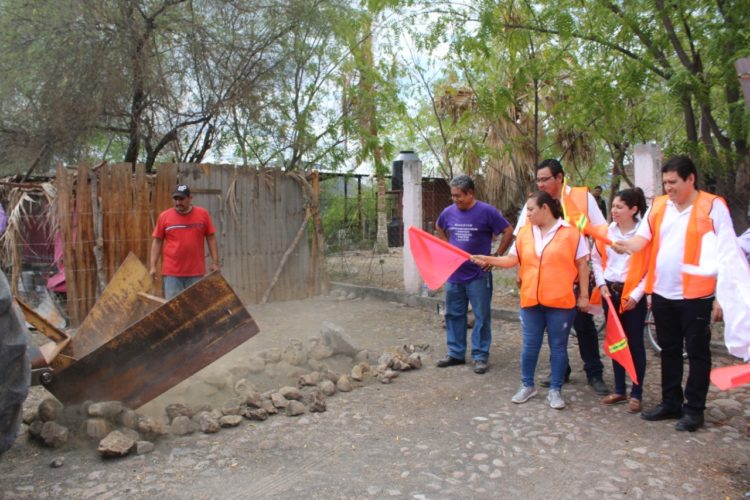 Raymundo Arreola arranca obra de ampliación de red de agua potable