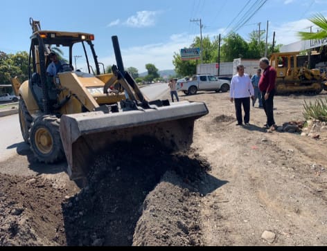 JLCL supervisa obra hidráulica