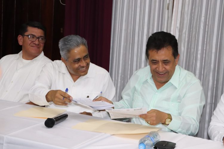 Apatzingán y Univim refirman su compromiso con la educación