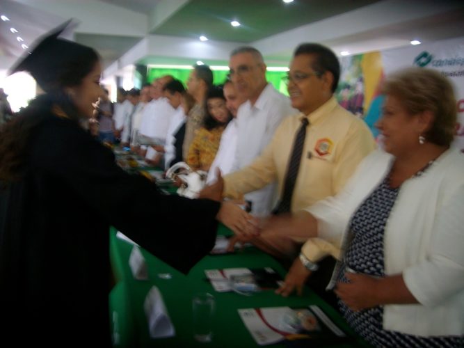 Insta director general del Conalep a “no fracasar” a nueva xamada de egresados en plantel Apatzingán