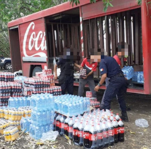 Policía Michoacán frustra robo de camión de Coca-Cola