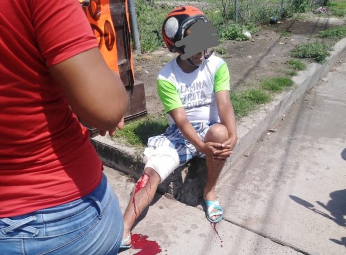 Automóvil "fantasma" atropella a motociclista