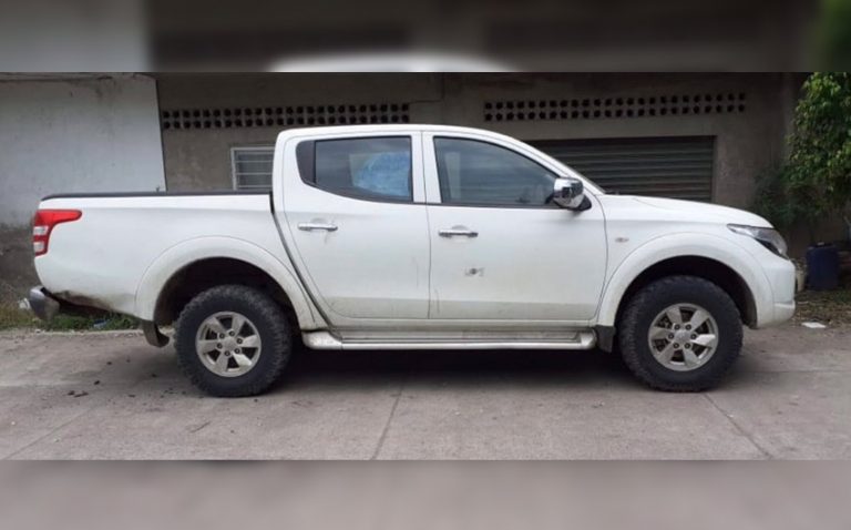 Policía recupera camioneta robada, en La Ruana
