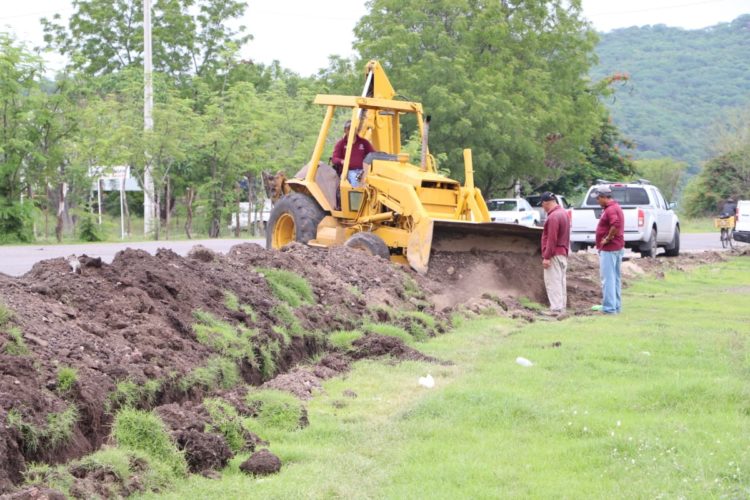 Por concluir obra de agua potable en el panteón