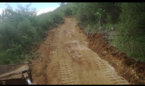 Rehabilitó Sedrua 123 kms., de caminos en Coalcomán