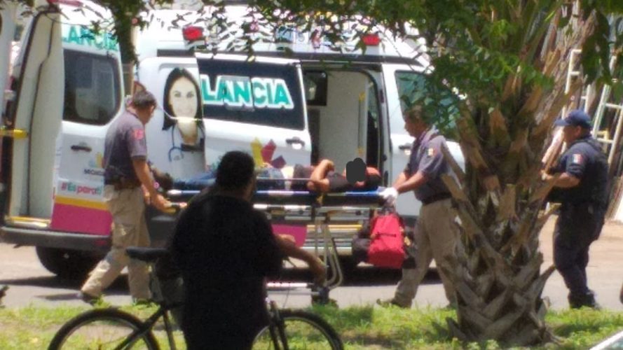 Motocilcistas menores, heridos al caer