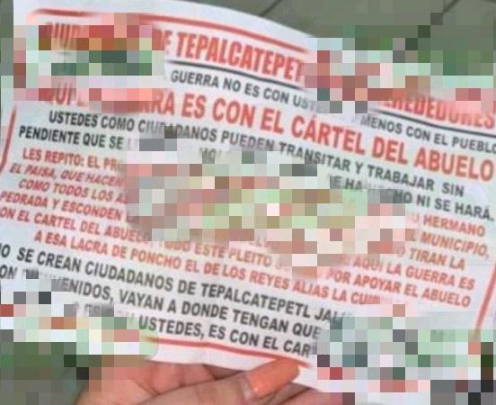 Arrojan volantes desde el cielo a los habitantes de Tepalcatepec