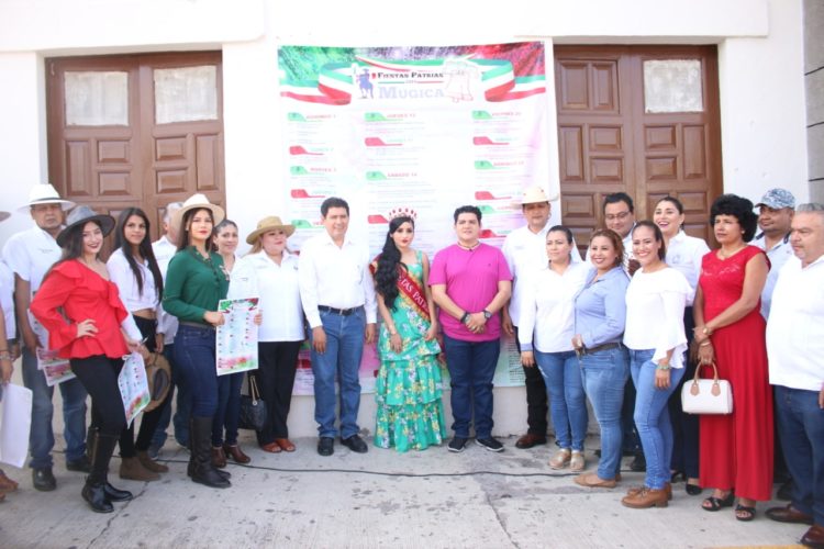 Fijan Bando Solemne de Fiestas Patrias Múgica 2019