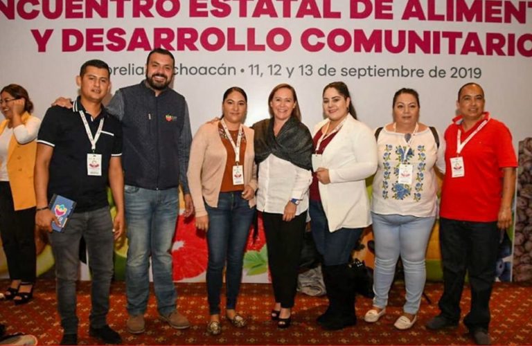 Personal de DIF-Aguililla toma cursos de alimentación