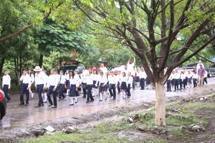 Alcalde de Múgica preside acto a Morelos en Nuevo Capirio