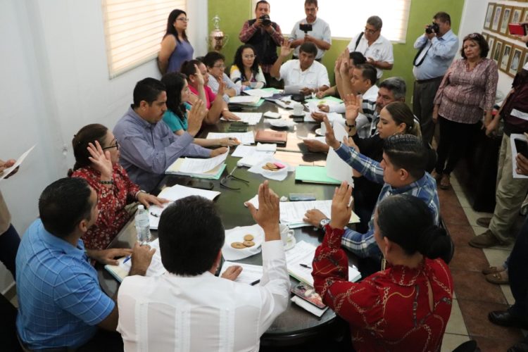 Aprueban cuentas públicas y tercer informe trimestral
