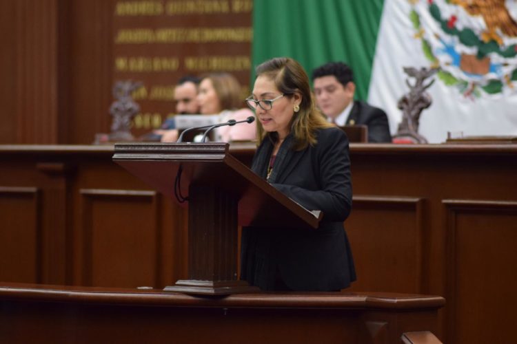 Lanza Cuquita Cabrera propuesta para atender violencia de género, en escuelas