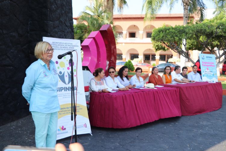 Inauguran Exposición Fotográfica, en Apatzingán