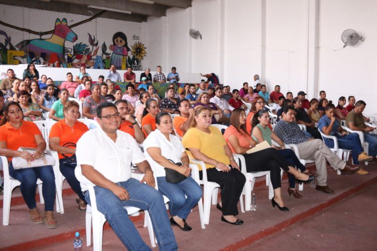 "Ni una mujer más violentada en Múgica": Ray