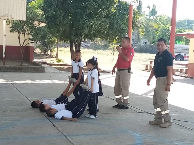 PC siembra semillande de programa en escuelas
