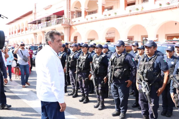 Gobierno de Apatzingán percibe la confianza ciudadana: JLCL