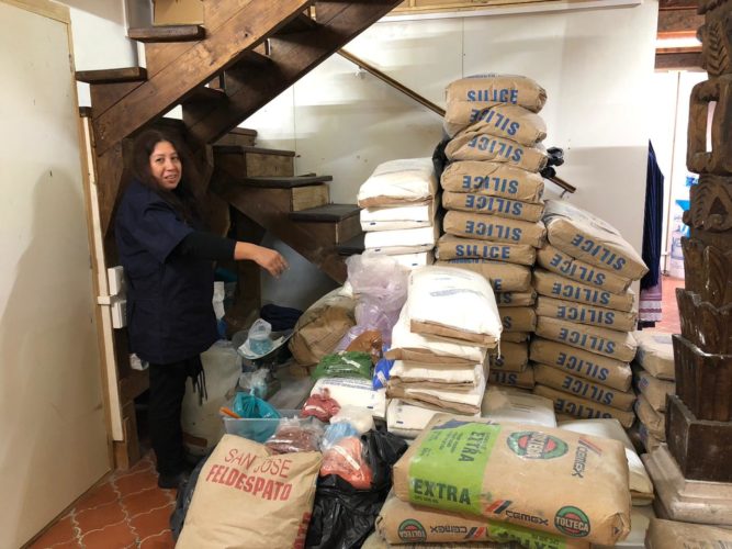 Artesanas y artesanos michoacanos, adquieren materia prima a bajo costo, con apoyo del IAM