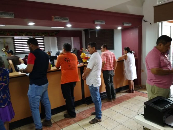 Concurren a pagar predial