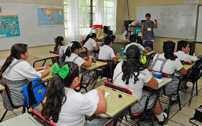 70 mil estudiantes del Valle de Apatzingán tendrán vacaciones adelantadas: YCS