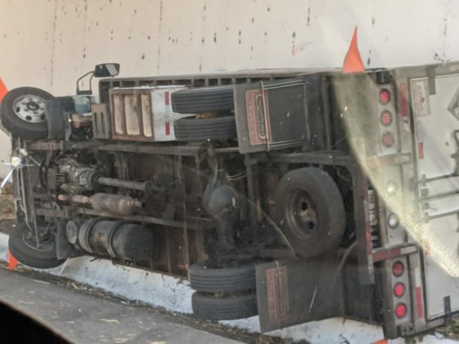 Vuelca tráiler con cianuro