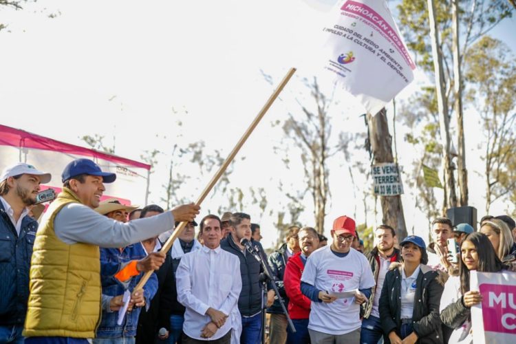 García Conejo limpia Cointzio y Pátzcuaro