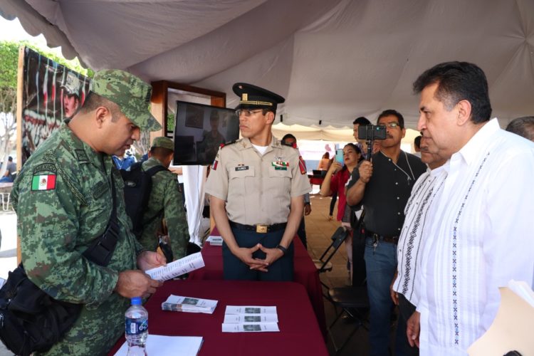 Ofertan 365 vacantes en Feria del Empleo