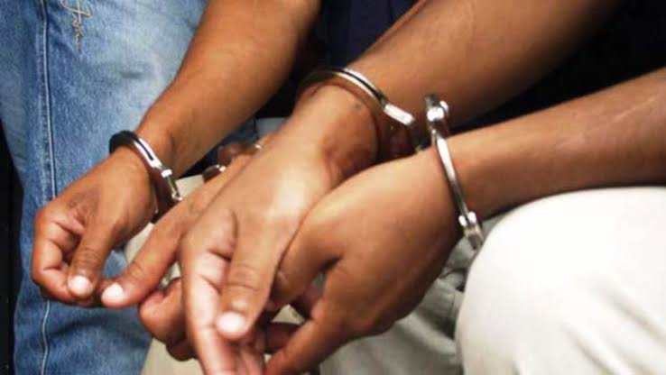 Ante el juez dos homicidas de adolescente