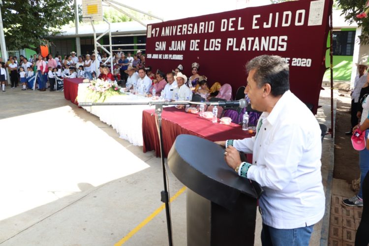 Techumbre y aula para San Juan de los Platanos: JLCL