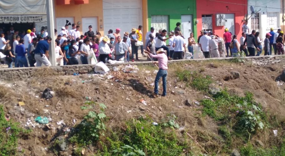 García Conejo realizó trabajos en favor del medio ambiente, en Apatzingán