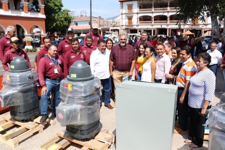 Llegan 9 mdp para agua potable en Apatzingán