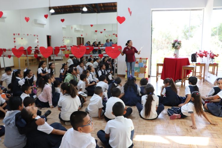 Paco Ignacio Taibo II visita Apatzingán