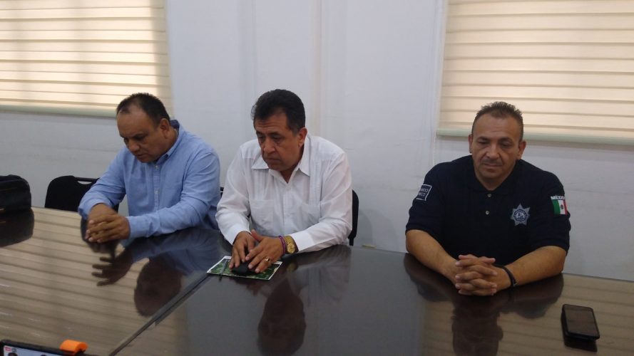 Saldo Blanco durante la jornada religiosa, en Acahuato: JLCL