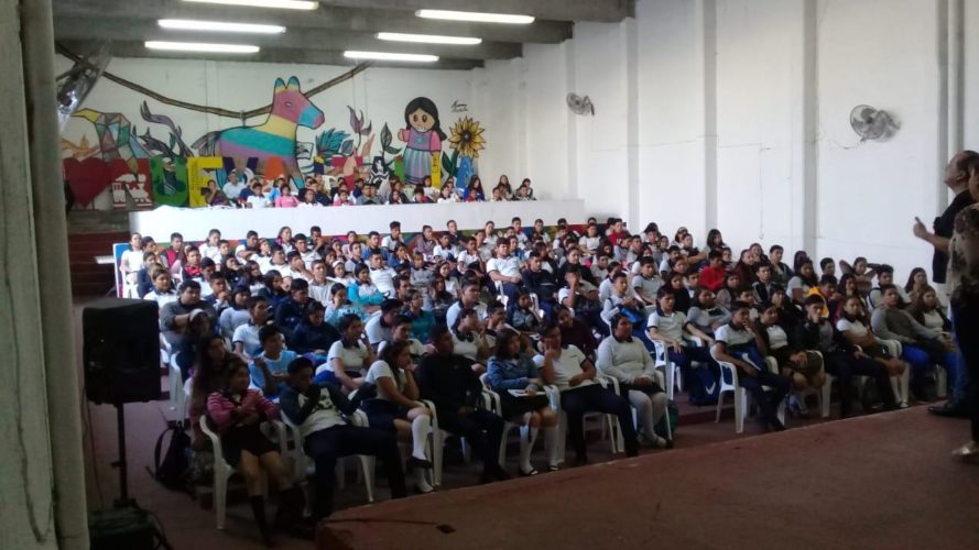Incrementan conferencias a jóvenes de Múgica